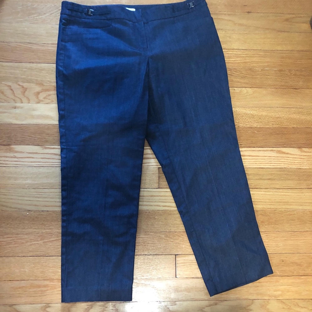 New York & Co Stretch Dark blue Capri Size 6